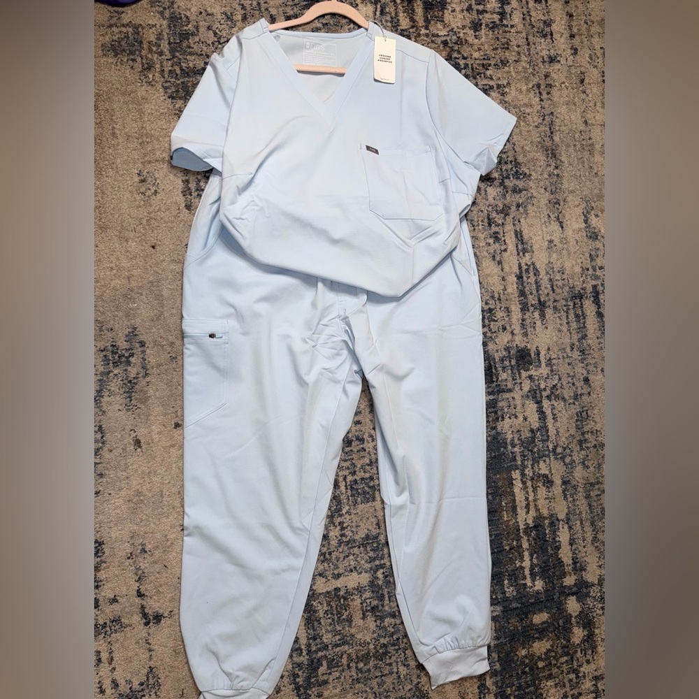 FIGS PLUS SIZE COLLECTION ✨ $START SCRUB DEALS XXL – 6XL AVAILABLE - Picture 15 of 16
